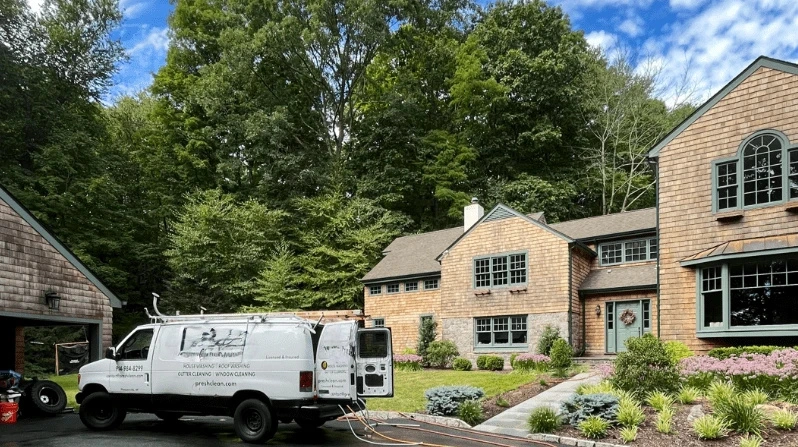 Bedford Power Washing power washing crew working in Solon, OH